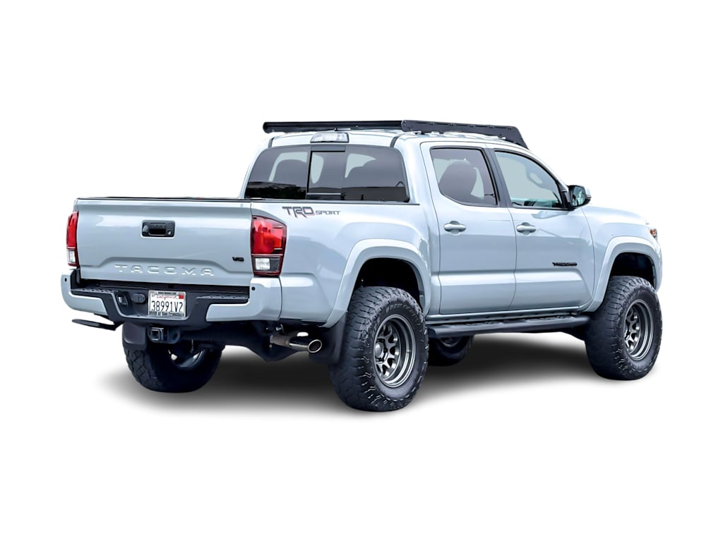 Thumbnail: 2019 Toyota Tacoma - 17