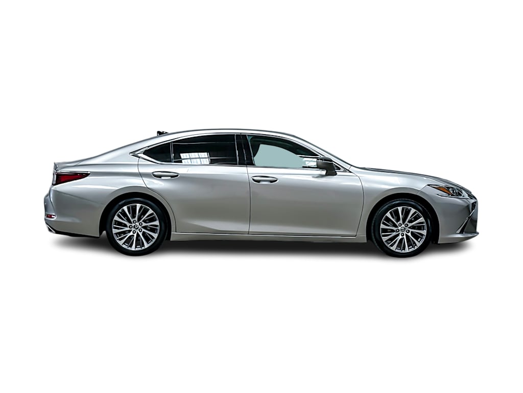 Thumbnail: 2020 Lexus ES - 18