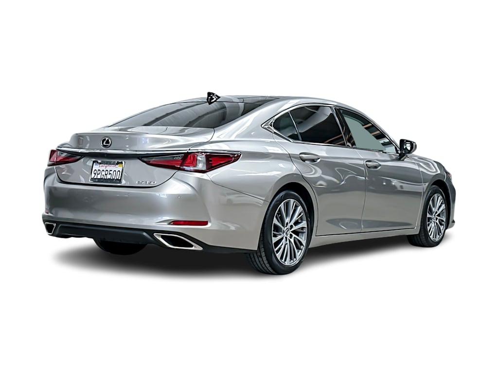 Thumbnail: 2020 Lexus ES - 17