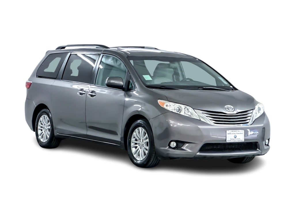 Thumbnail: 2017 Toyota Sienna - 19