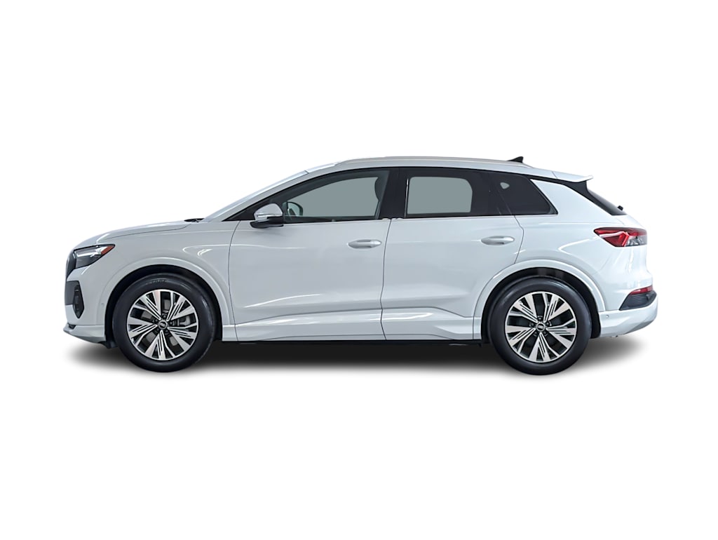 Thumbnail: 2023 Audi Q4 e-tron - 3
