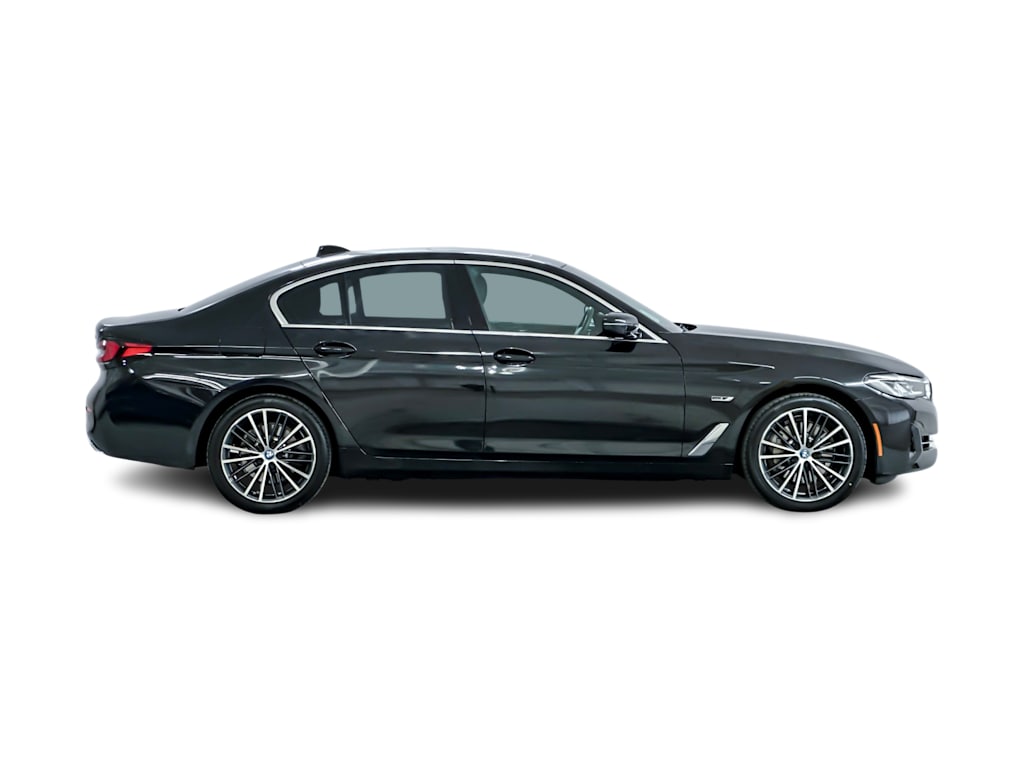 Thumbnail: 2023 BMW 5 Series - 17