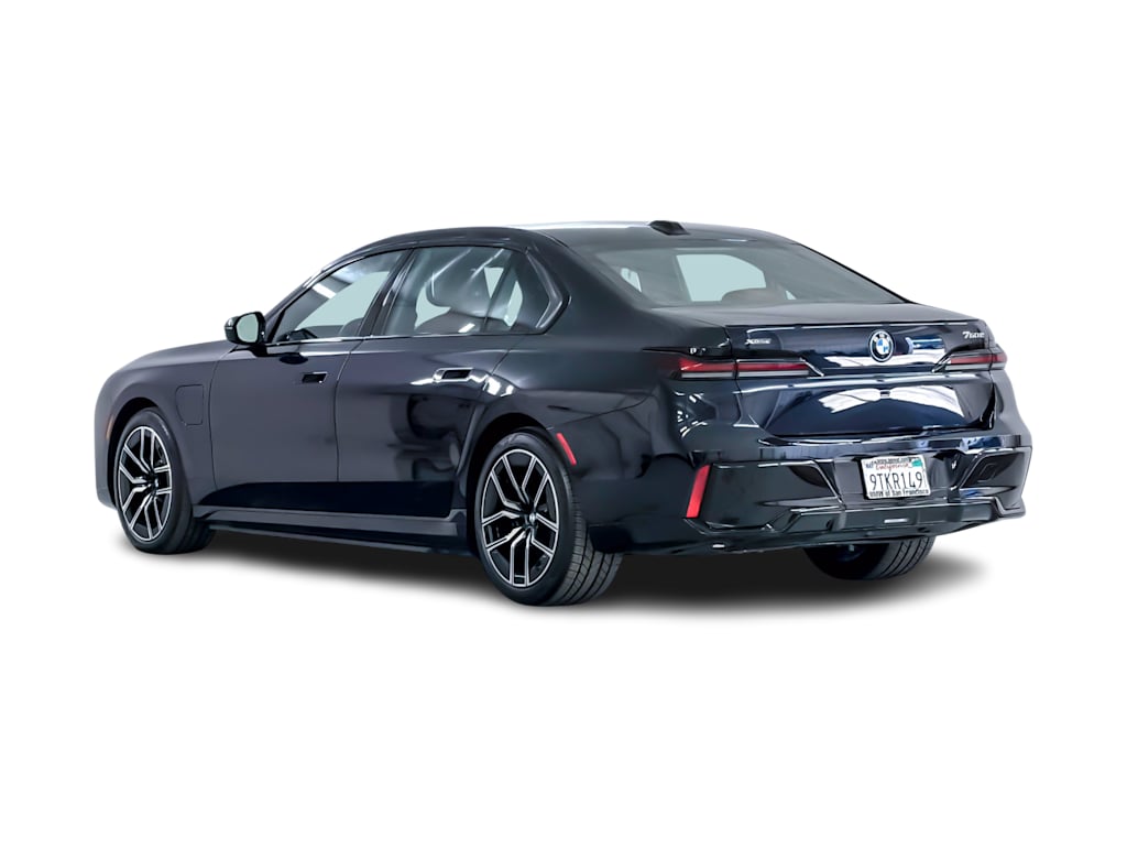 Thumbnail: 2025 BMW 7 Series - 4