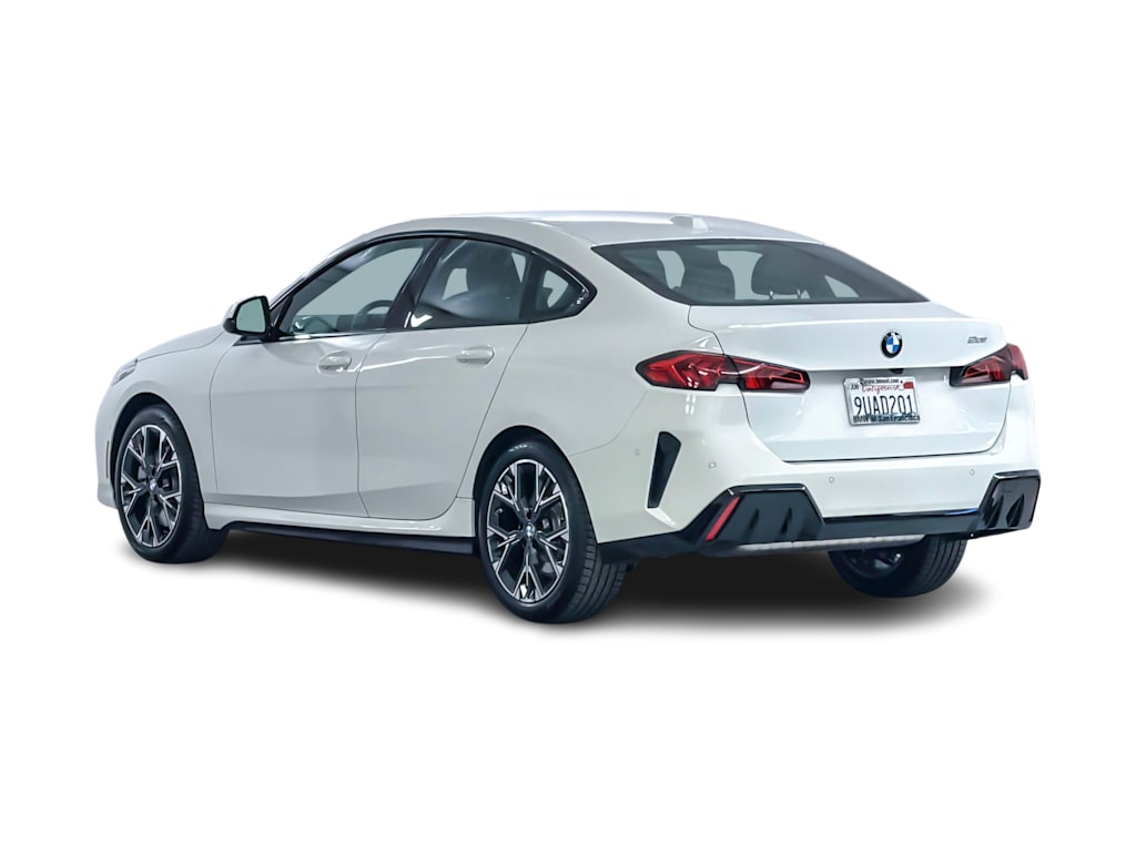 Thumbnail: 2026 BMW 2 Series - 4