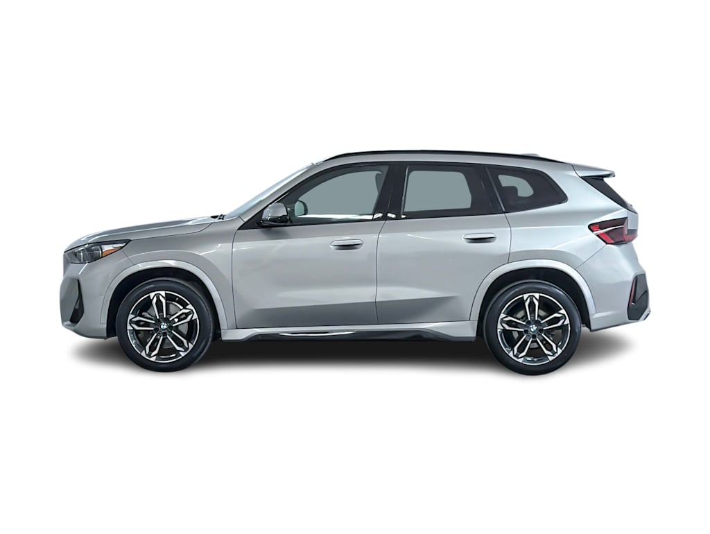 Thumbnail: 2023 BMW X1 - 3