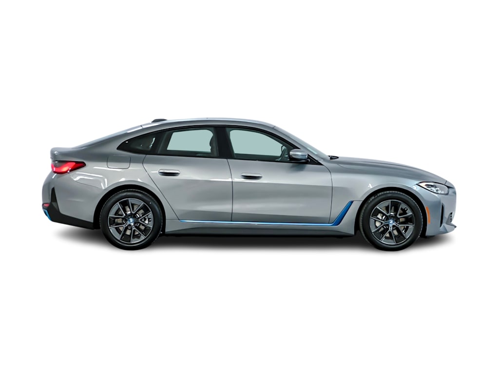Thumbnail: 2022 BMW i4 - 19