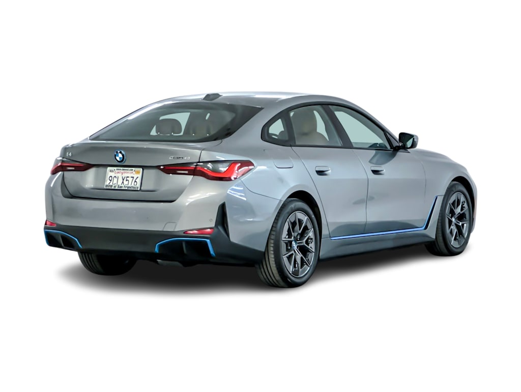 Thumbnail: 2022 BMW i4 - 18