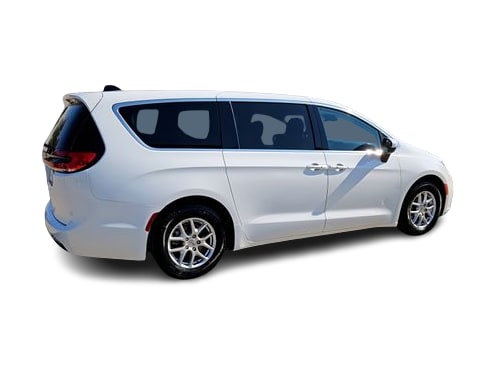 Thumbnail: 2023 Chrysler Pacifica - 21