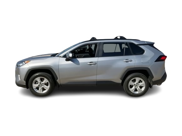 2021 Toyota RAV4 XLE 3