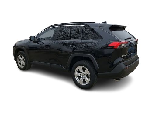 2021 Toyota RAV4 XLE 3