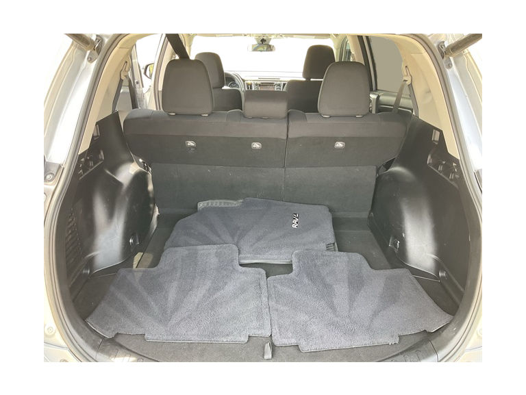 2018 Toyota RAV4 XLE 16
