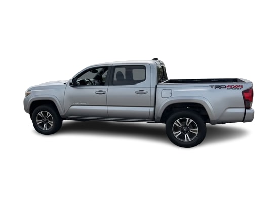 2018 Toyota Tacoma TRD Sport 17