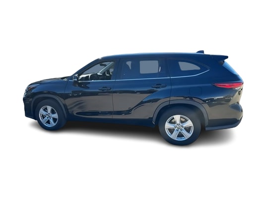Thumbnail: 2022 Toyota Highlander - 3