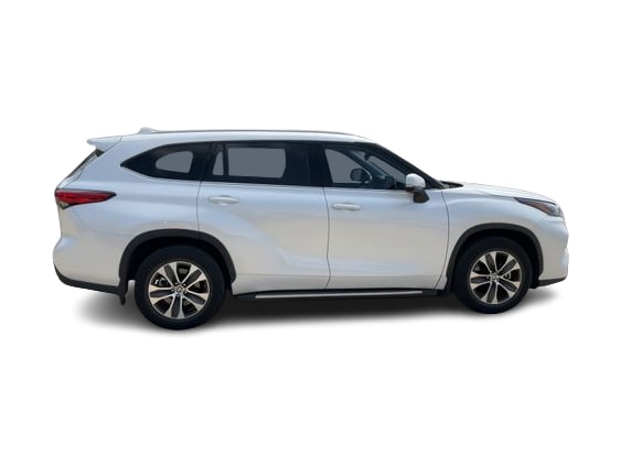 Thumbnail: 2022 Toyota Highlander - 21