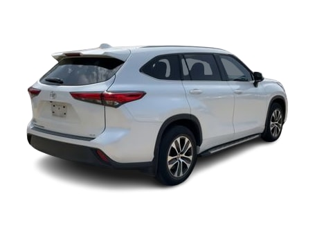 Thumbnail: 2022 Toyota Highlander - 20