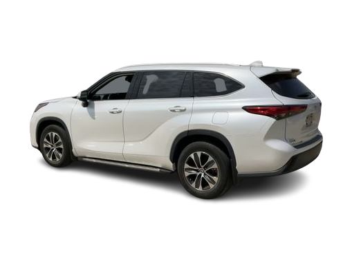 Thumbnail: 2022 Toyota Highlander - 18