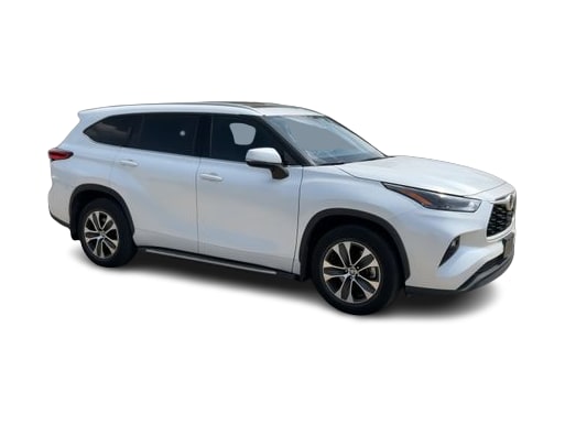 Thumbnail: 2022 Toyota Highlander - 16