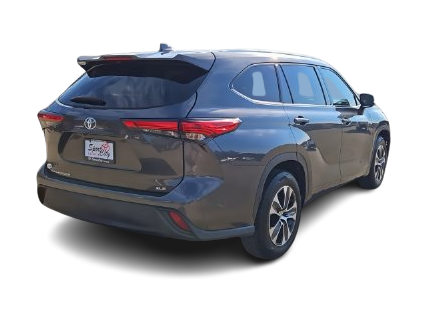 Thumbnail: 2021 Toyota Highlander - 21