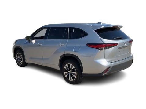 2022 Toyota Highlander XLE 4