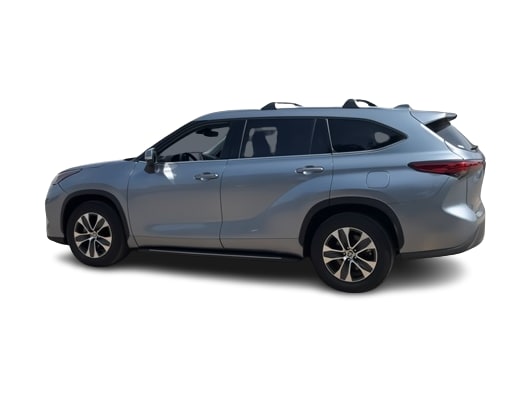 2021 Toyota Highlander XLE 18