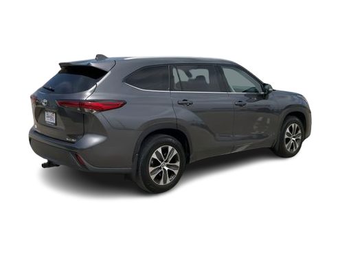 Thumbnail: 2022 Toyota Highlander - 19