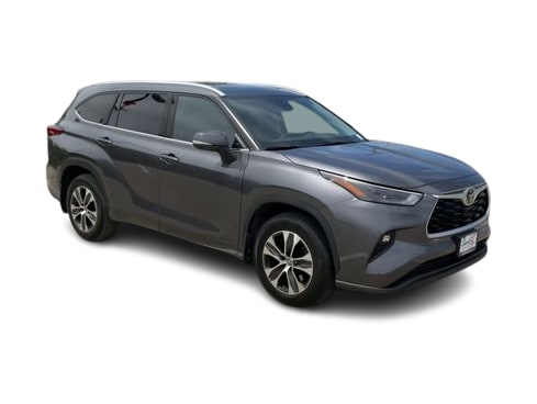 Thumbnail: 2022 Toyota Highlander - 16