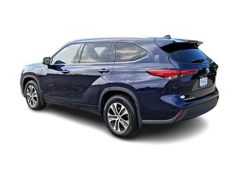 Thumbnail: 2022 Toyota Highlander - 4