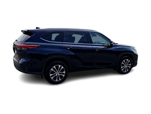 Thumbnail: 2022 Toyota Highlander - 22