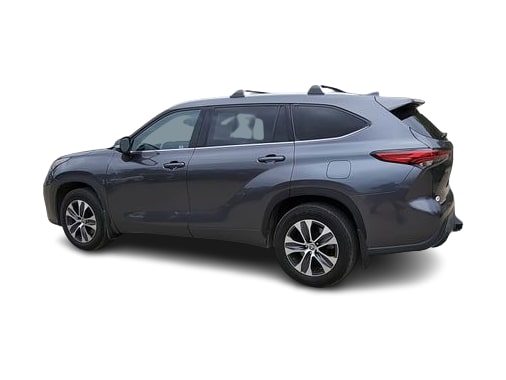 Thumbnail: 2022 Toyota Highlander - 21