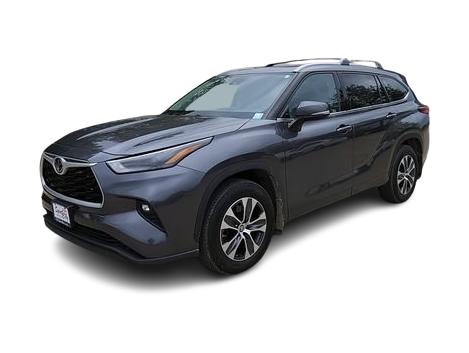 Thumbnail: 2022 Toyota Highlander - 20