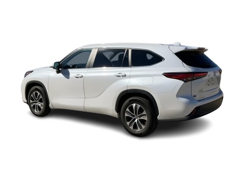 Thumbnail: 2023 Toyota Highlander - 19