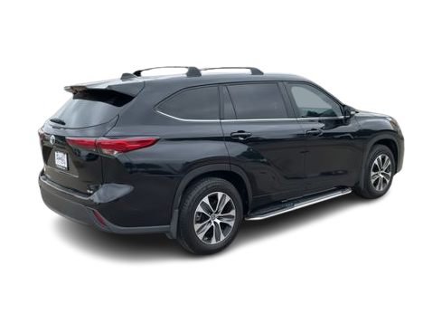 Thumbnail: 2023 Toyota Highlander - 19