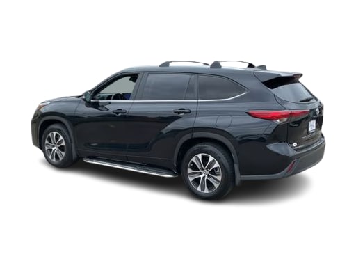 Thumbnail: 2023 Toyota Highlander - 18