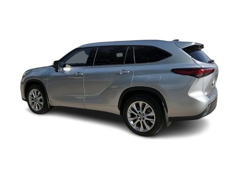 Thumbnail: 2023 Toyota Highlander - 20