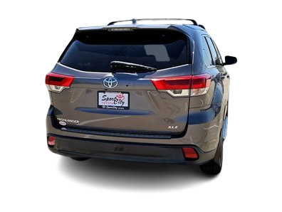 Thumbnail: 2018 Toyota Highlander - 21