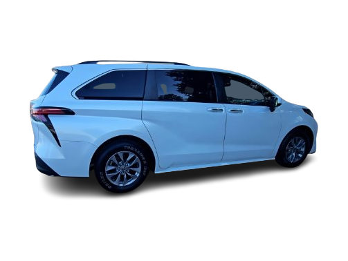 Thumbnail: 2022 Toyota Sienna - 22