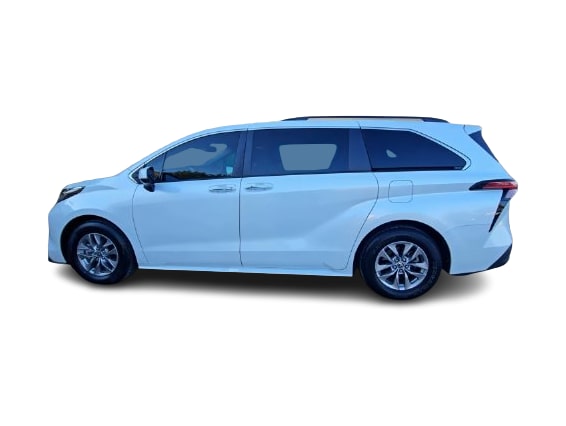 Thumbnail: 2022 Toyota Sienna - 20