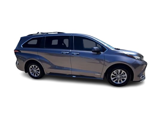 Thumbnail: 2021 Toyota Sienna - 23