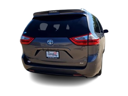 Thumbnail: 2017 Toyota Sienna - 21