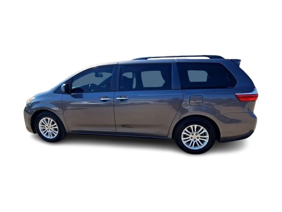 Thumbnail: 2017 Toyota Sienna - 20