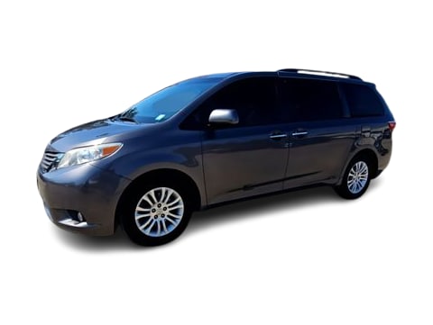 Thumbnail: 2017 Toyota Sienna - 3