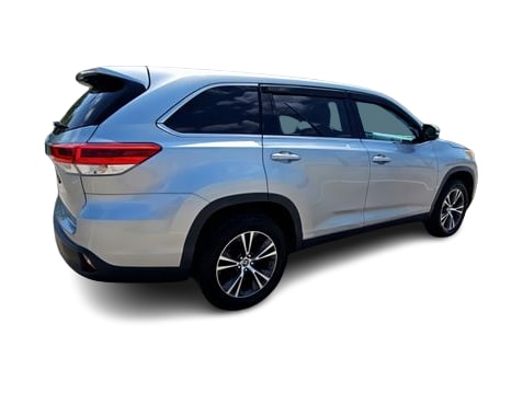 Thumbnail: 2019 Toyota Highlander - 22