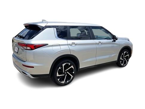 Thumbnail: 2024 Mitsubishi Outlander - 17