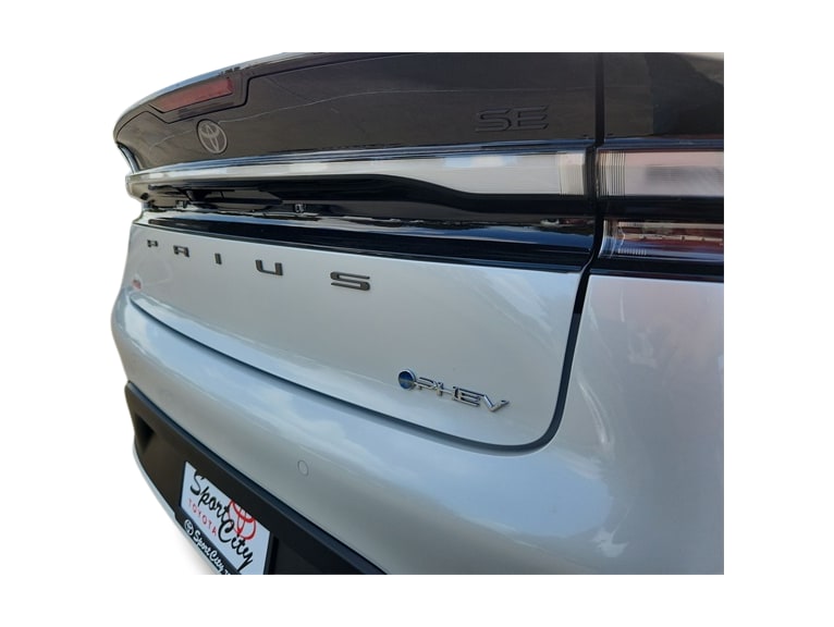 Thumbnail: 2025 Toyota Prius v - 24