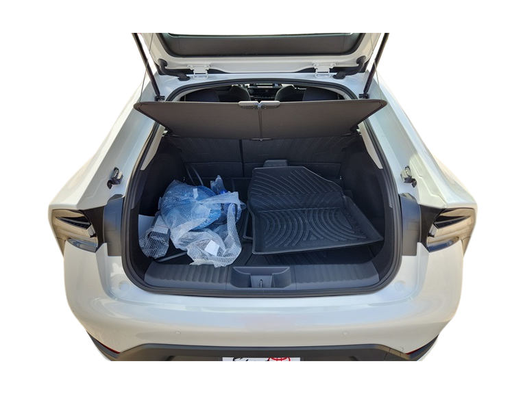 Thumbnail: 2025 Toyota Prius v - 15