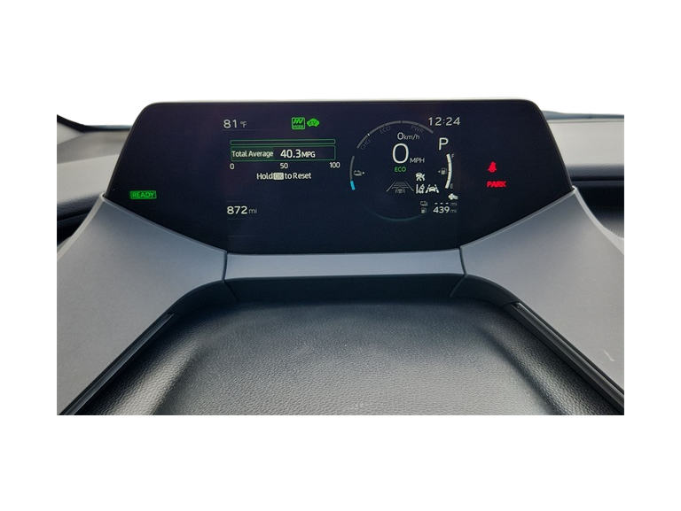 Thumbnail: 2025 Toyota Prius v - 4