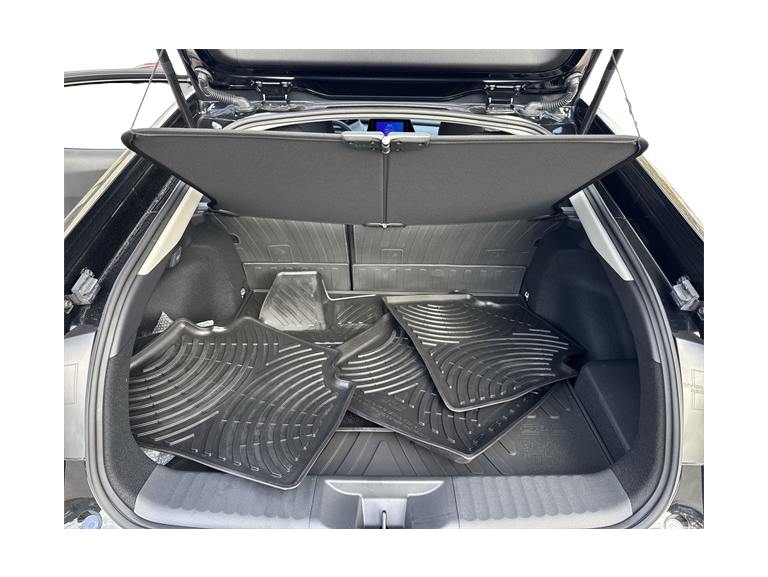 Thumbnail: 2025 Toyota Prius v - 15