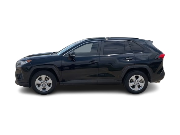 2021 Toyota RAV4 XLE 3