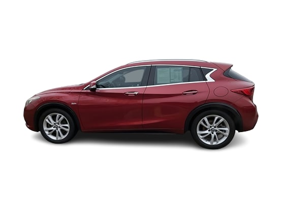 2017 INFINITI QX30 Premium 3