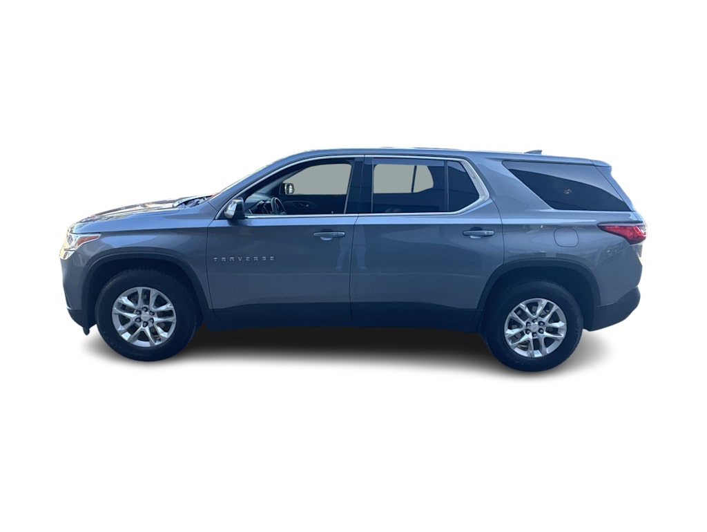 Thumbnail: 2021 Chevrolet Traverse - 3